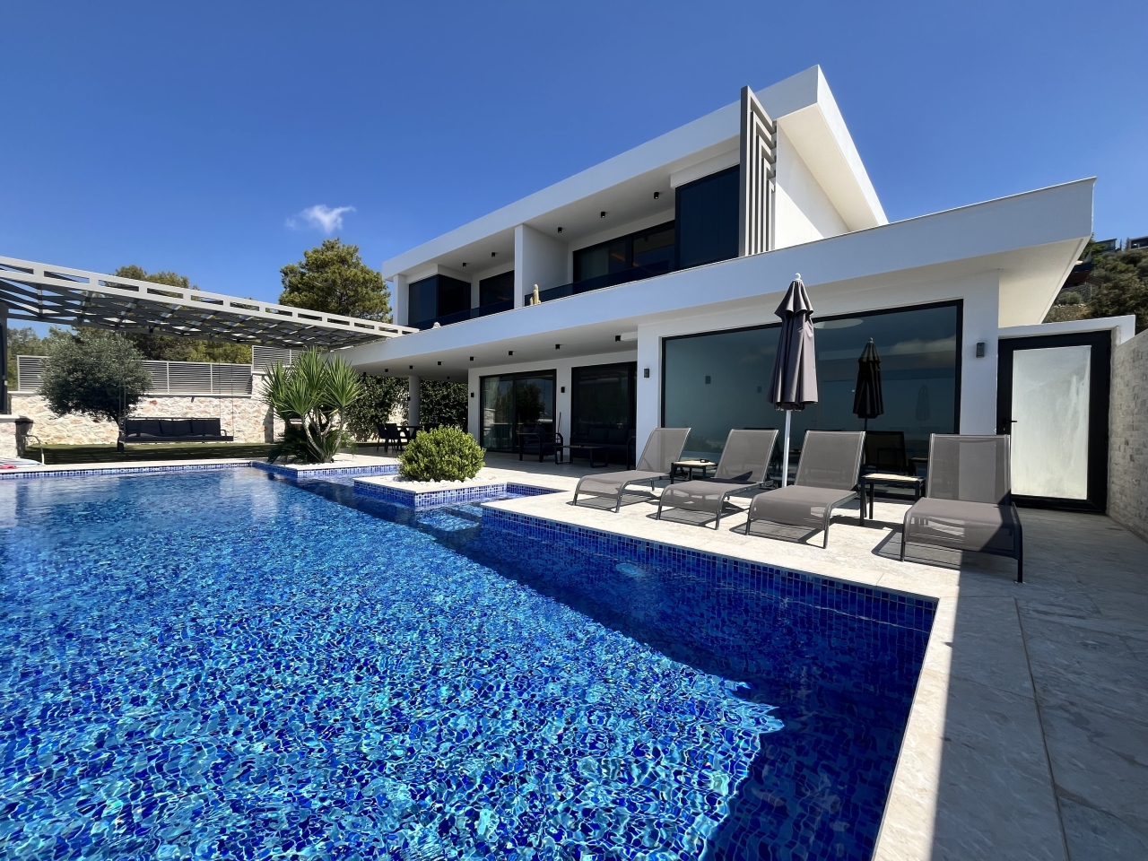 Villa Lorix 2 Resim